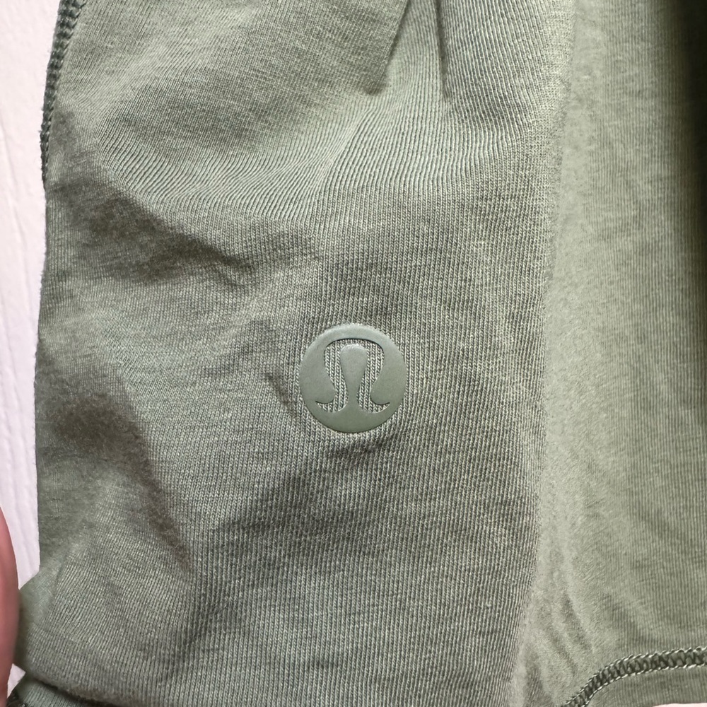 All tied up lululemon open back tank top - Picture 4 of 4